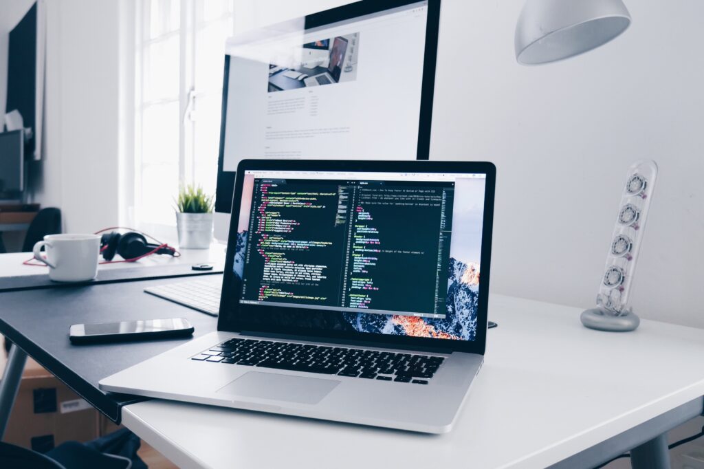 Progettazione di un sito web su una postazione di lavoro